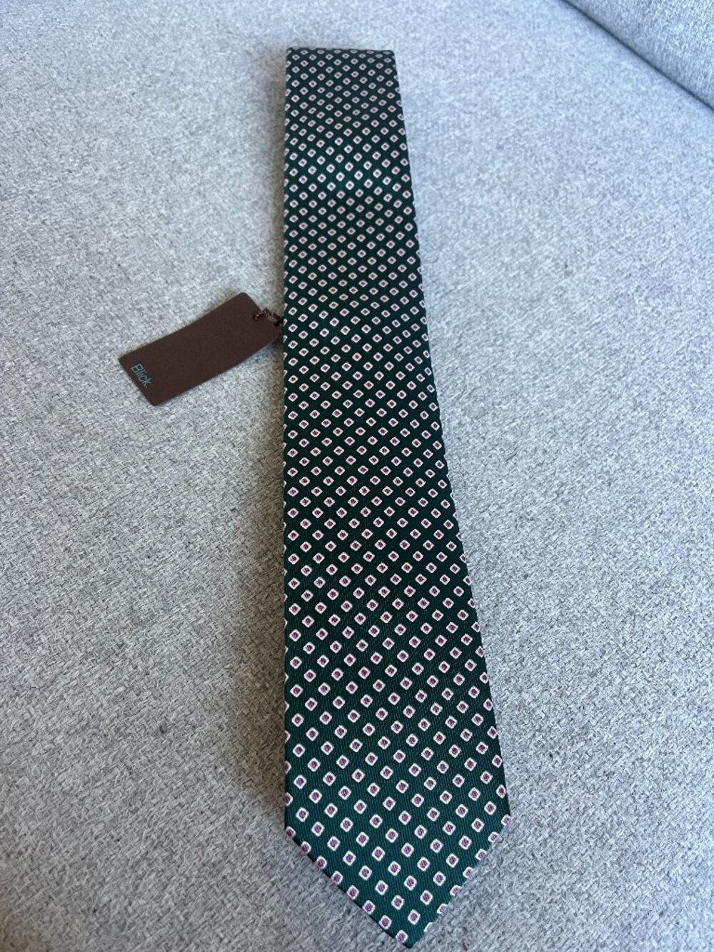 Men's Classic Tie.  100% Silk.   Made in Germany. Green.  NEW. Retail:$99+tax